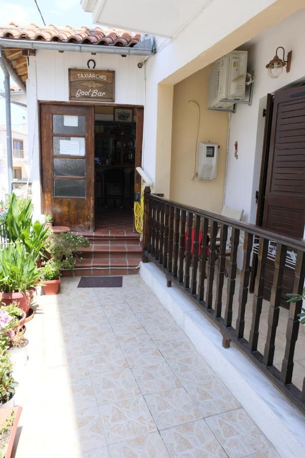 Taxiarchis Apartments Skiathos Town Exterior foto
