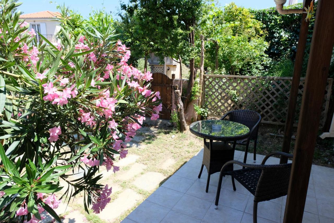 Taxiarchis Apartments Skiathos Town Exterior foto